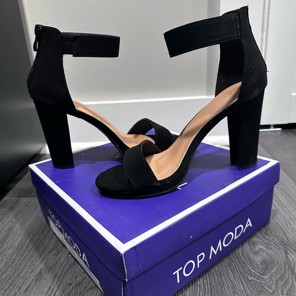 TOP Moda Black Ankle Strap Heels